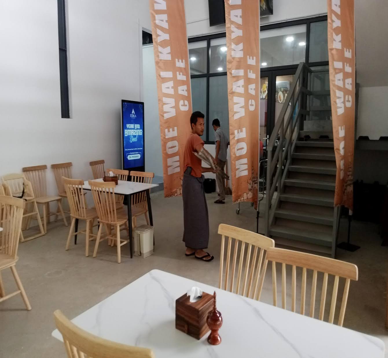 Grand Moe Wai Kyaw Café